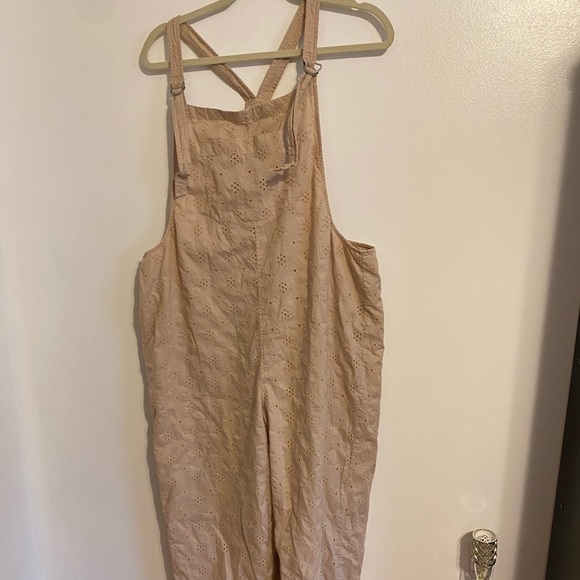 aerie Pants - Aerie Blush Eyelet Overalls NWOT